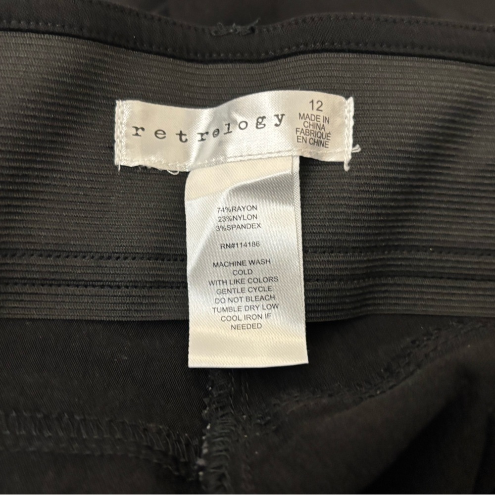 Retrology Flat Front Comfort Dress Shorts Sz 12 Black Double Button Stretch - Picture 4 of 4